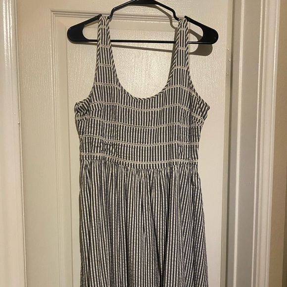 Old Navy Grey Striped Dress - Picture 4 of 4